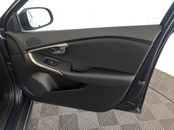 Volvo V40 Cross Country I с пробегом 2013 года, цена 1 251 000 рублей, 180747 км, хэтчбек, Автокод Объявления
