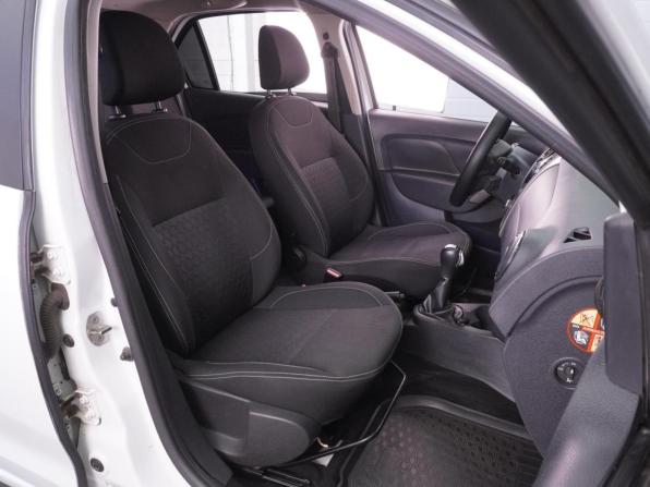 Renault Logan II с пробегом 2017 года, цена 749 000 рублей, 144460 км, седан, Автокод Объявления