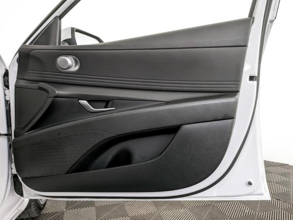 Hyundai Elantra VII (CN7) с пробегом 2022 года, цена 1 810 000 рублей, 70157 км, седан, Автокод Объявления
