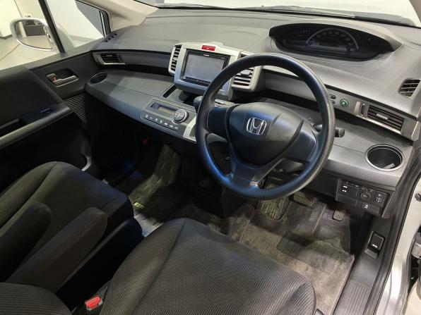 Honda Freed I Рестайлинг с пробегом 2012 года, цена 1 129 900 рублей, 106400 км, компактвэн, Автокод Объявления