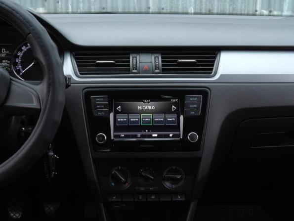 Skoda Rapid I Рестайлинг с пробегом 2018 года, цена 1 068 000 рублей, 152805 км, лифтбек, Автокод Объявления