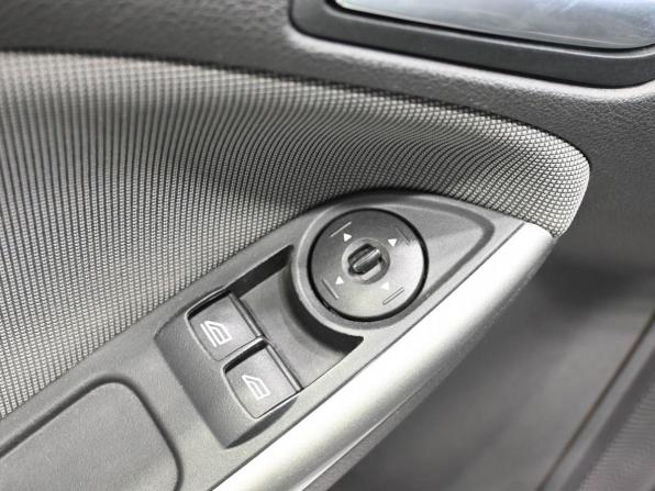 Ford Focus III с пробегом 2013 года, цена 829 900 рублей, 175823 км, хэтчбек, Автокод Объявления