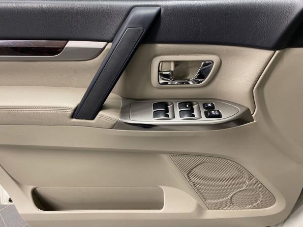 Mitsubishi Pajero IV Рестайлинг 2 с пробегом 2020 года, цена 3 220 000 рублей, 92989 км, внедорожник, Автокод Объявления