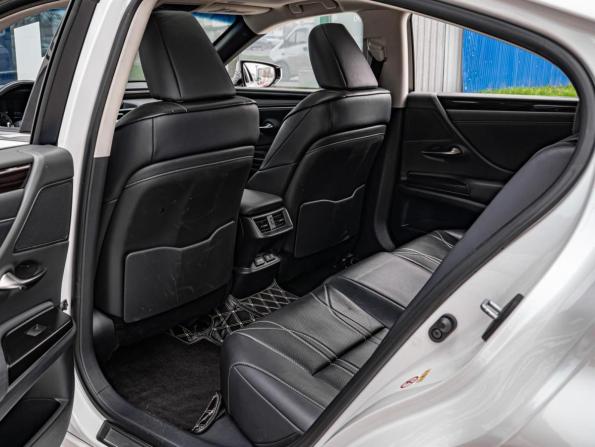 Lexus ES VII с пробегом 2018 года, цена 3 120 000 рублей, 137486 км, седан, Автокод Объявления