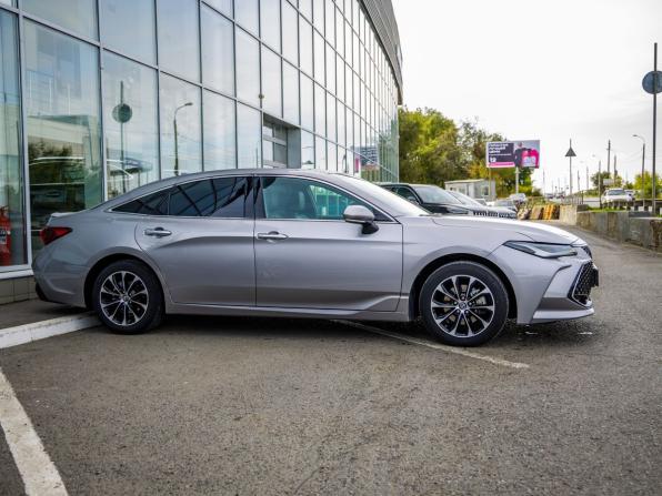 Toyota Avalon V с пробегом 2022 года, цена 3 198 000 рублей, 51016 км, седан, Автокод Объявления