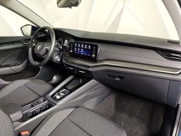Skoda Octavia IV (A8) с пробегом 2022 года, цена 2 693 000 рублей, 45378 км, лифтбек, Автокод Объявления