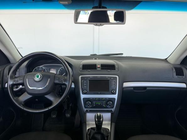 Skoda Octavia II (A5) Рестайлинг с пробегом 2012 года, цена 1 100 000 рублей, 165000 км, универсал, Автокод Объявления