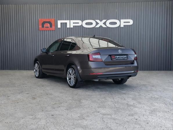 Skoda Octavia III (A7) Рестайлинг с пробегом 2019 года, цена 1 997 000 рублей, 61806 км, лифтбек, Автокод Объявления
