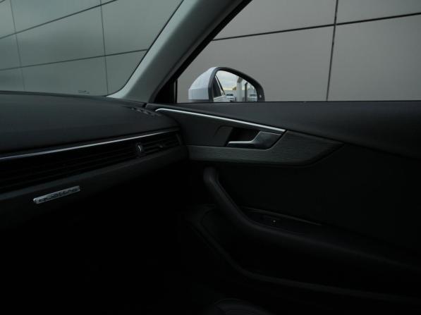 Audi A4 V (B9) с пробегом 2016 года, цена 2 898 000 рублей, 101060 км, седан, Автокод Объявления