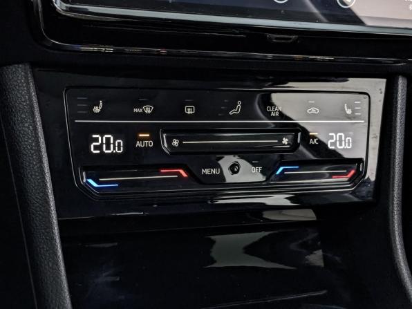 Skoda Superb III Рестайлинг с пробегом 2020 года, цена 2 449 000 рублей, 97758 км, лифтбек, Автокод Объявления