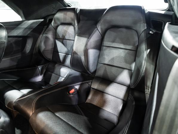 Ford Mustang VI Рестайлинг с пробегом 2021 года, цена 2 750 000 рублей, 118918 км, кабриолет, Автокод Объявления