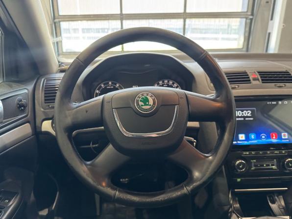 Skoda Octavia II (A5) Рестайлинг с пробегом 2013 года, цена 700 000 рублей, 344559 км, лифтбек, Автокод Объявления