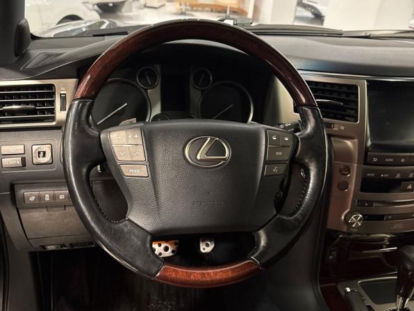 Lexus LX III Рестайлинг 2 с пробегом 2015 года, цена 5 900 000 рублей, 173248 км, внедорожник, Автокод Объявления