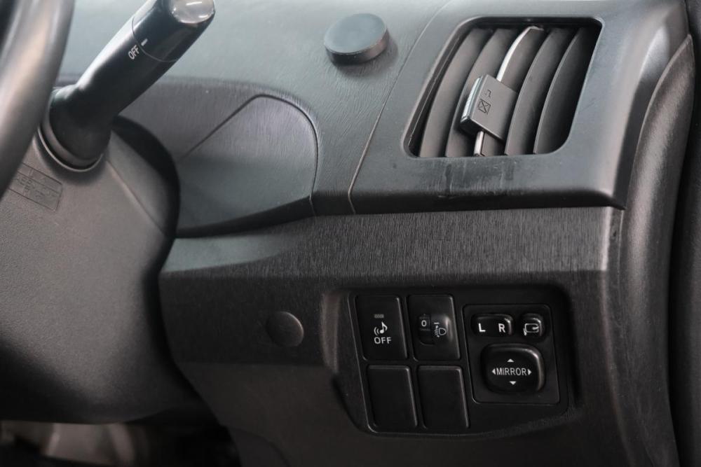 Toyota Prius III Рестайлинг (XW30) Омск  - изображение 10