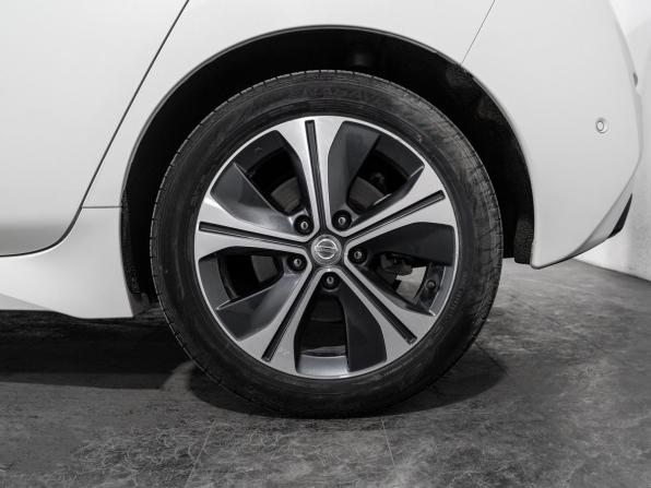 Nissan Leaf II (ZE1) с пробегом 2017 года, цена 1 740 000 рублей, 108264 км, хэтчбек, Автокод Объявления