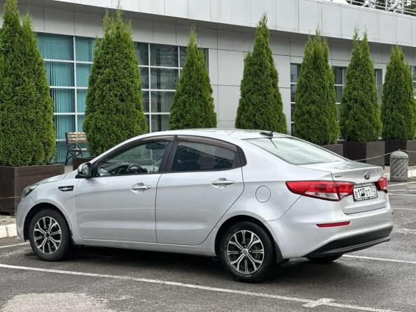 Kia Rio III Рестайлинг с пробегом 2017 года, цена 895 000 рублей, 114035 км, седан, Автокод Объявления