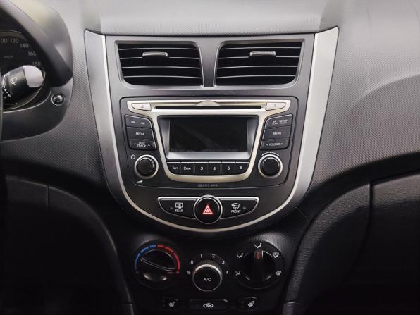 Hyundai Solaris I Рестайлинг с пробегом 2015 года, цена 650 000 рублей, 197277 км, седан, Автокод Объявления