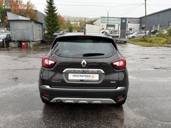Renault Kaptur I с пробегом 2018 года, цена 1 319 000 рублей, 193509 км, внедорожник, Автокод Объявления