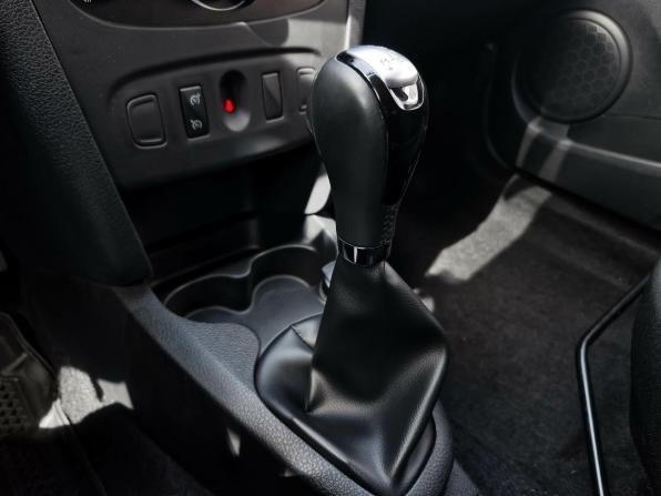 Renault Sandero II Рестайлинг с пробегом 2019 года, цена 1 240 000 рублей, 69444 км, хэтчбек, Автокод Объявления