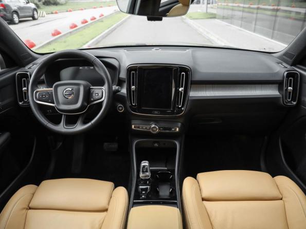 Volvo XC40 I с пробегом 2021 года, цена 3 549 000 рублей, 80677 км, внедорожник, Автокод Объявления