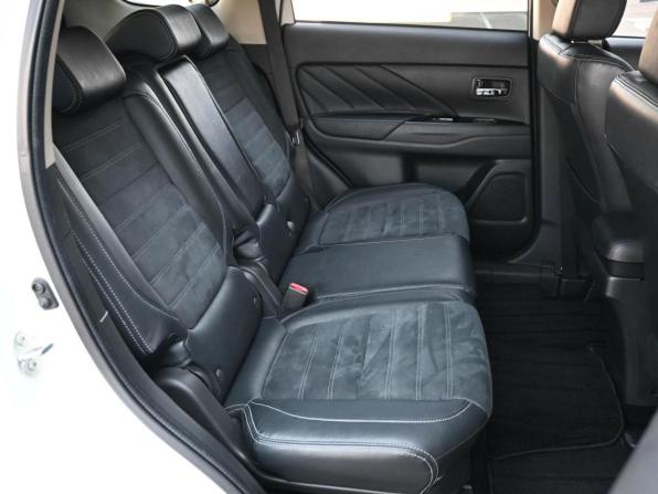 Mitsubishi Outlander III Рестайлинг 2 с пробегом 2015 года, цена 2 120 000 рублей, 192067 км, внедорожник, Автокод Объявления