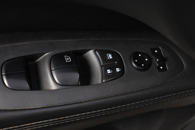 Nissan Pathfinder IV с пробегом 2014 года, цена 1 699 000 рублей, 203300 км, внедорожник, Автокод Объявления