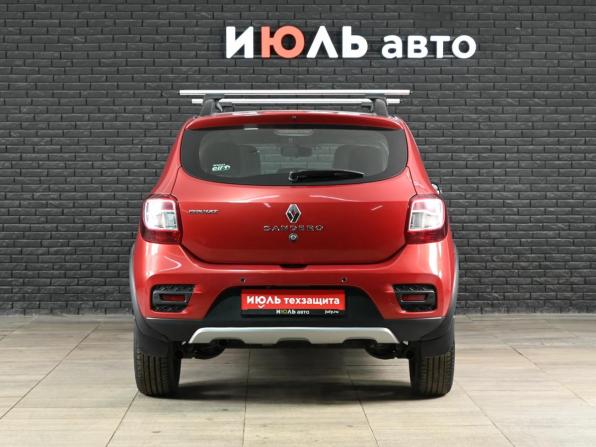 Renault Sandero II с пробегом 2017 года, цена 1 170 000 рублей, 119261 км, хэтчбек, Автокод Объявления