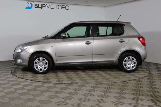 Skoda Fabia II Рестайлинг с пробегом 2011 года, цена 649 990 рублей, 70372 км, хэтчбек, Автокод Объявления