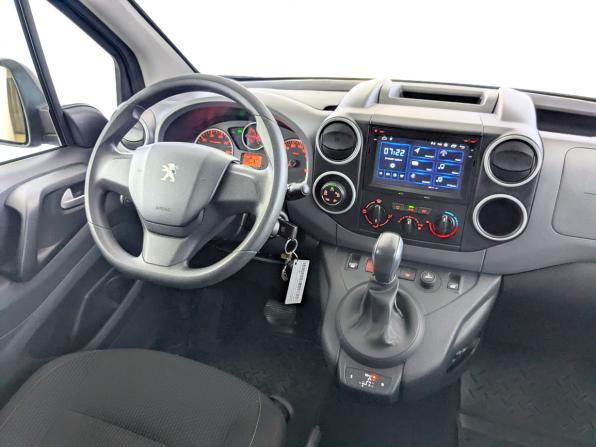 Peugeot Partner II Рестайлинг 2 с пробегом 2021 года, цена 2 150 000 рублей, 62307 км, компактвэн, Автокод Объявления