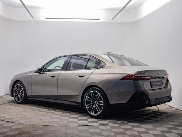 BMW 5 серии VIII (G60/G61/G68) с пробегом 2024 года, цена 7 347 000 рублей, 54240 км, седан, Автокод Объявления