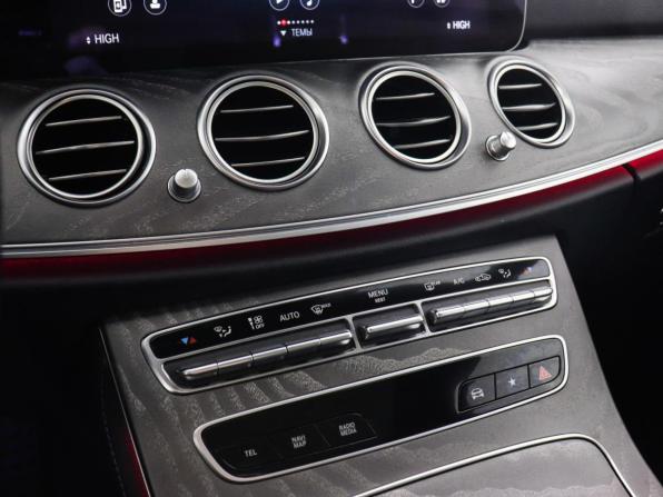 Mercedes-Benz E-Класс V (W213 S213 C238) Рестайлинг с пробегом 2022 года, цена 5 790 000 рублей, 59387 км, седан, Автокод Объявления