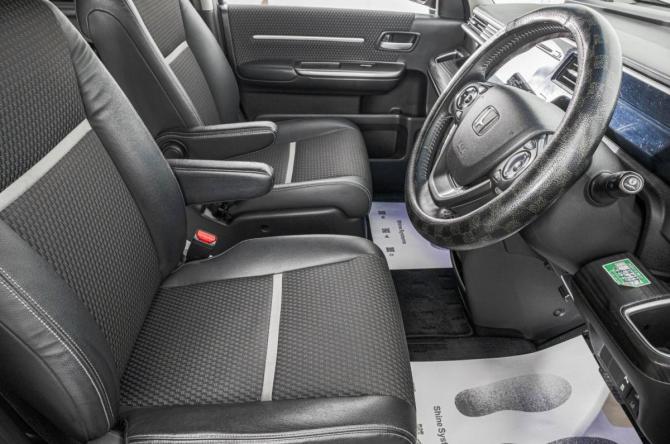 Honda Stepwgn V с пробегом 2015 года, цена 2 099 000 рублей, 94000 км, минивэн, Автокод Объявления