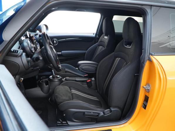 Mini Hatch III (F55/F56) с пробегом 2017 года, цена 2 133 077 рублей, 125865 км, хэтчбек, Автокод Объявления