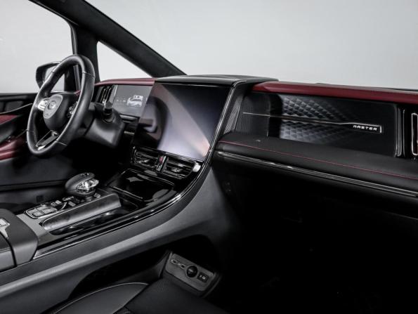 GAC M8 с пробегом 2024 года, цена 4 990 000 рублей, 16995 км, минивэн, Автокод Объявления