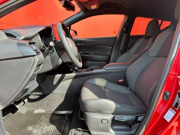Toyota C-HR I Рестайлинг с пробегом 2022 года, цена 2 690 000 рублей, 30800 км, внедорожник, Автокод Объявления