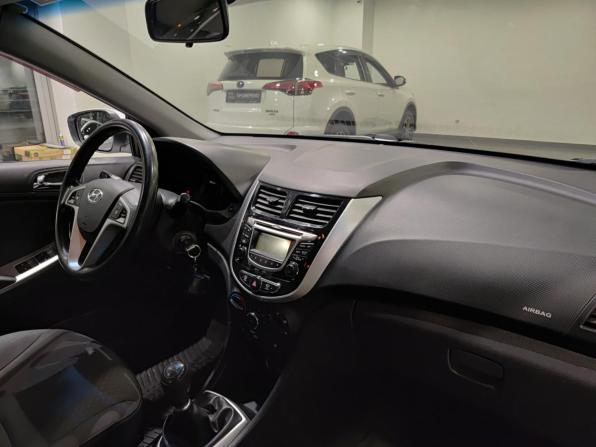 Hyundai Solaris I с пробегом 2013 года, цена 670 000 рублей, 175833 км, хэтчбек, Автокод Объявления