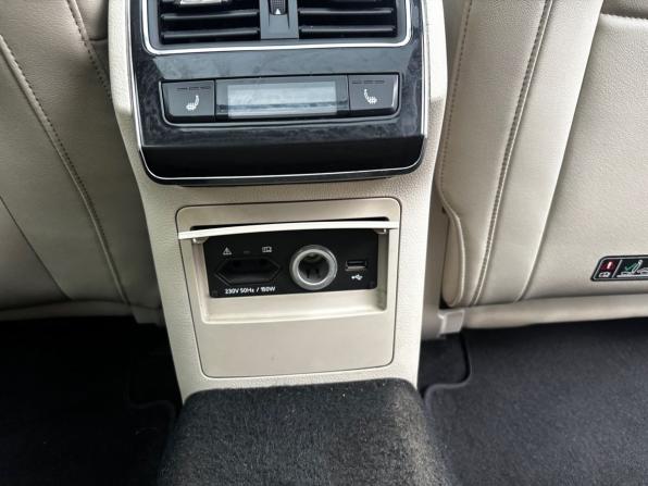 Skoda Superb III с пробегом 2017 года, цена 2 098 000 рублей, 99000 км, универсал, Автокод Объявления