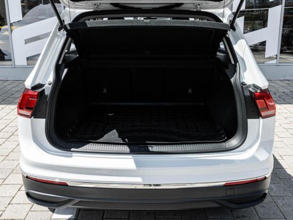 Volkswagen Tiguan II Рестайлинг с пробегом 2020 года, цена 3 255 000 рублей, 46021 км, внедорожник, Автокод Объявления