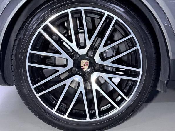 Porsche Cayenne III Рестайлинг с пробегом 2025 года, цена 16 299 000 рублей, 15985 км, внедорожник, Автокод Объявления