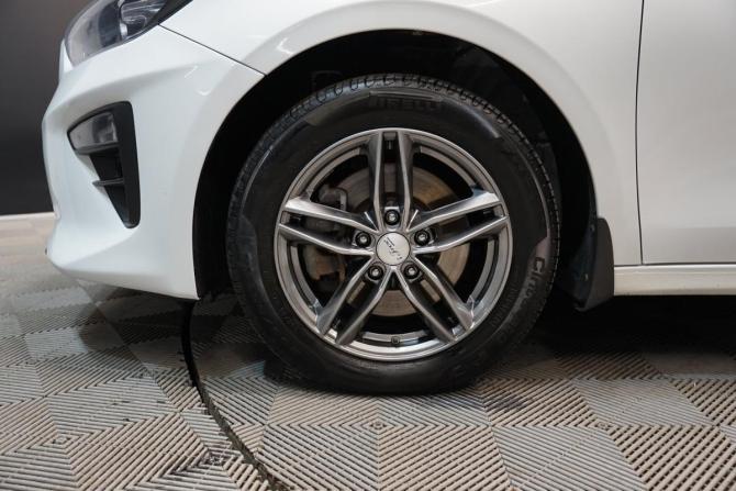 Kia Ceed III с пробегом 2019 года, цена 1 700 000 рублей, 180000 км, универсал, Автокод Объявления