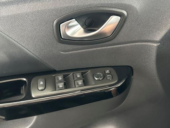 Renault Kaptur I Рестайлинг с пробегом 2021 года, цена 1 740 000 рублей, 45652 км, внедорожник, Автокод Объявления