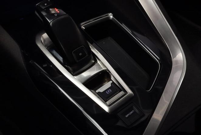 Peugeot 3008 II с пробегом 2018 года, цена 1 750 000 рублей, 120806 км, внедорожник, Автокод Объявления