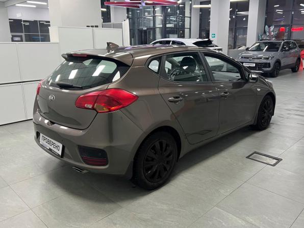 Kia Ceed II Рестайлинг с пробегом 2017 года, цена 1 550 000 рублей, 64605 км, хэтчбек, Автокод Объявления