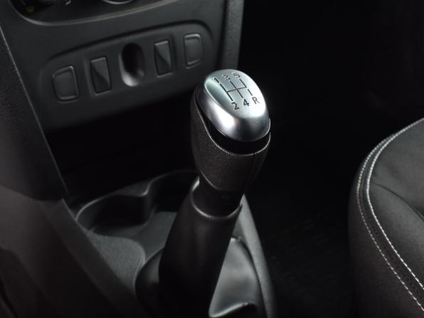 Renault Sandero II Рестайлинг с пробегом 2021 года, цена 1 414 995 рублей, 30267 км, хэтчбек, Автокод Объявления