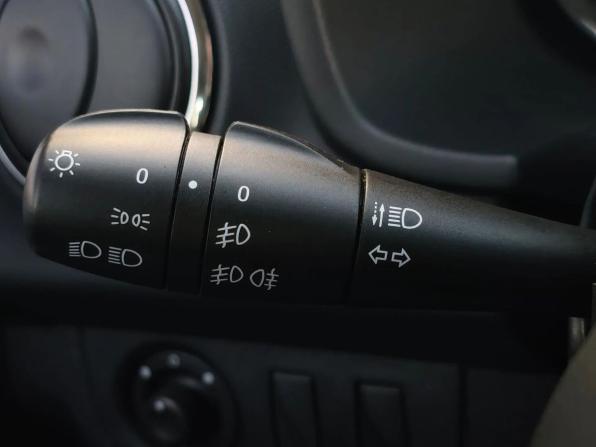 Renault Sandero II Рестайлинг с пробегом 2021 года, цена 1 450 000 рублей, 27370 км, хэтчбек, Автокод Объявления