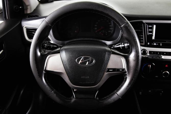 Hyundai Solaris II с пробегом 2017 года, цена 749 000 рублей, 273000 км, седан, Автокод Объявления