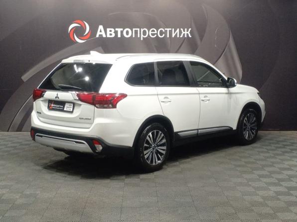 Mitsubishi Outlander III Рестайлинг 3 с пробегом 2019 года, цена 1 625 000 рублей, 188000 км, внедорожник, Автокод Объявления