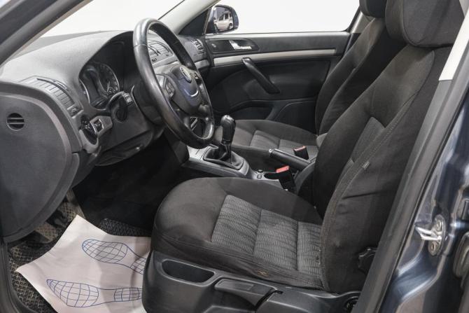 Skoda Octavia II (A5) Рестайлинг с пробегом 2012 года, цена 499 000 рублей, 370000 км, лифтбек, Автокод Объявления