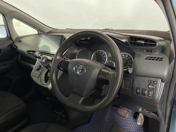 Toyota Wish II с пробегом 2010 года, цена 985 000 рублей, 189207 км, минивэн, Автокод Объявления