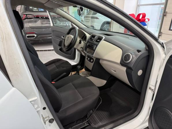 Renault Sandero II с пробегом 2017 года, цена 774 000 рублей, 56589 км, хэтчбек, Автокод Объявления